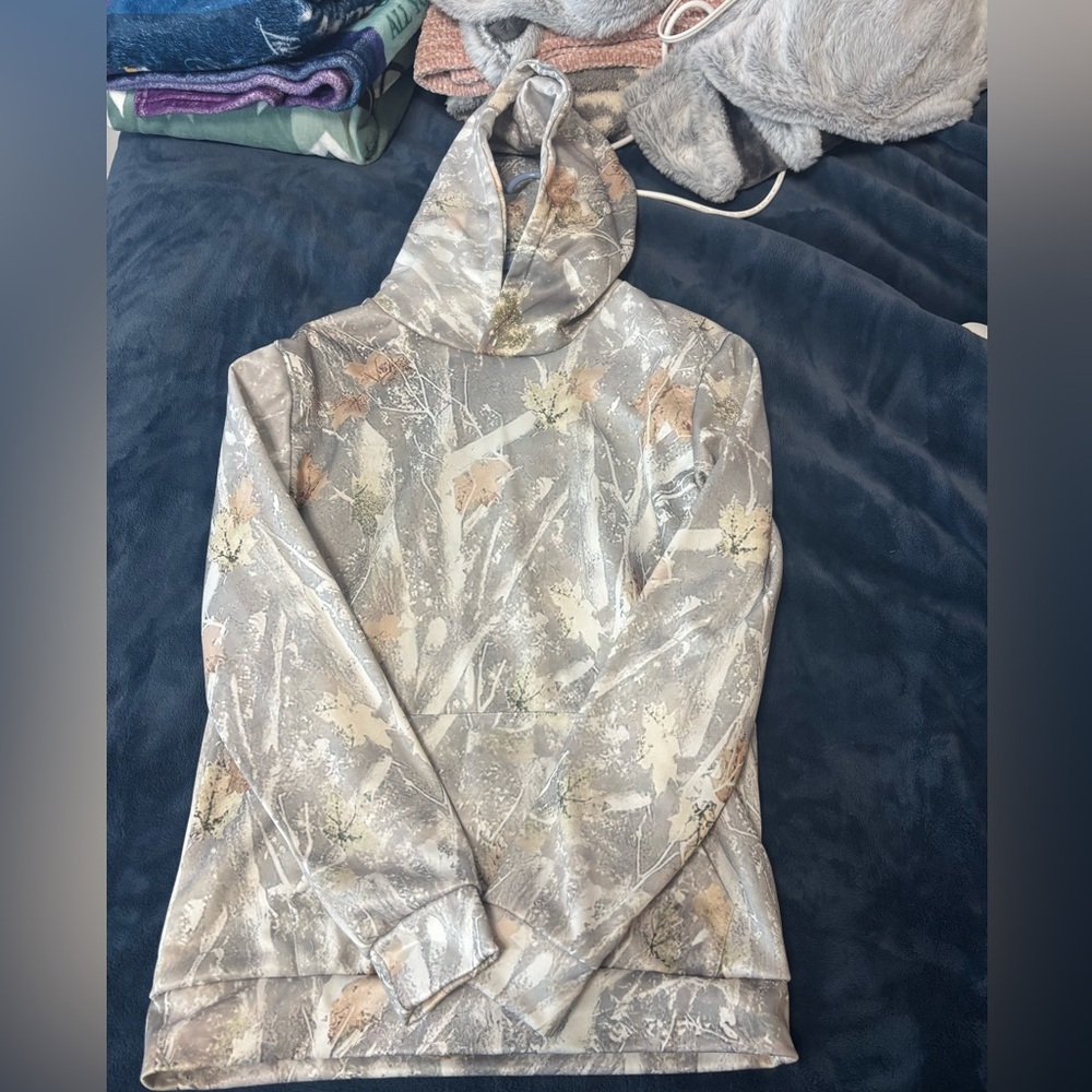 camouflage hoodie. size small
